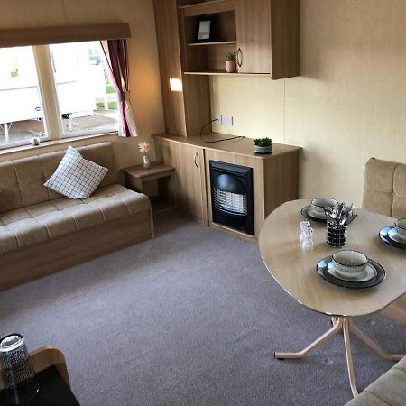 Evans Whitehouse Caravan Towyn Hotel Abergele Exterior photo