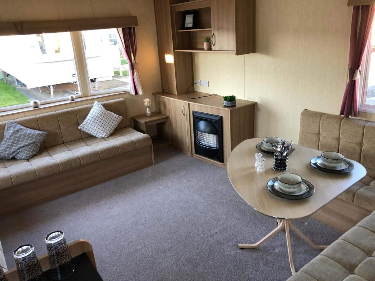 Evans Whitehouse Caravan Towyn Hotel Abergele Exterior photo