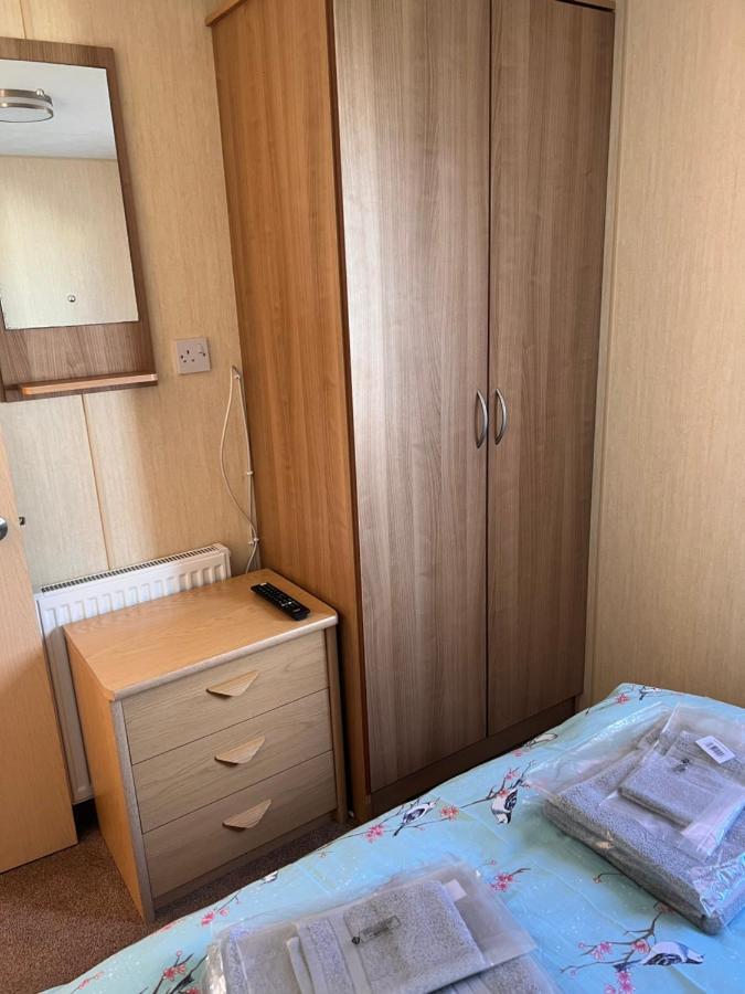 Evans Whitehouse Caravan Towyn Hotel Abergele Exterior photo