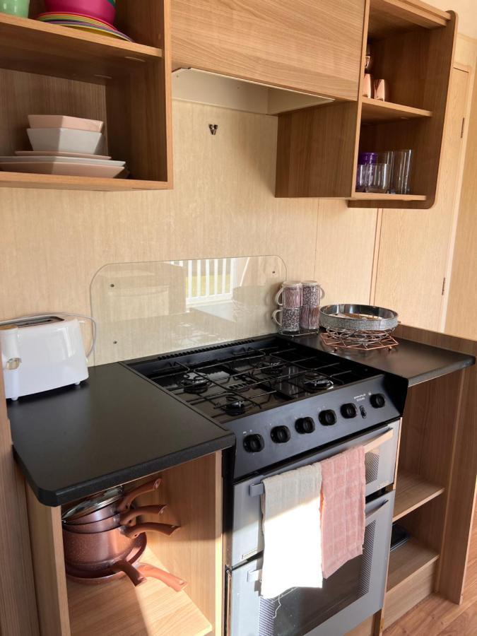 Evans Whitehouse Caravan Towyn Hotel Abergele Exterior photo