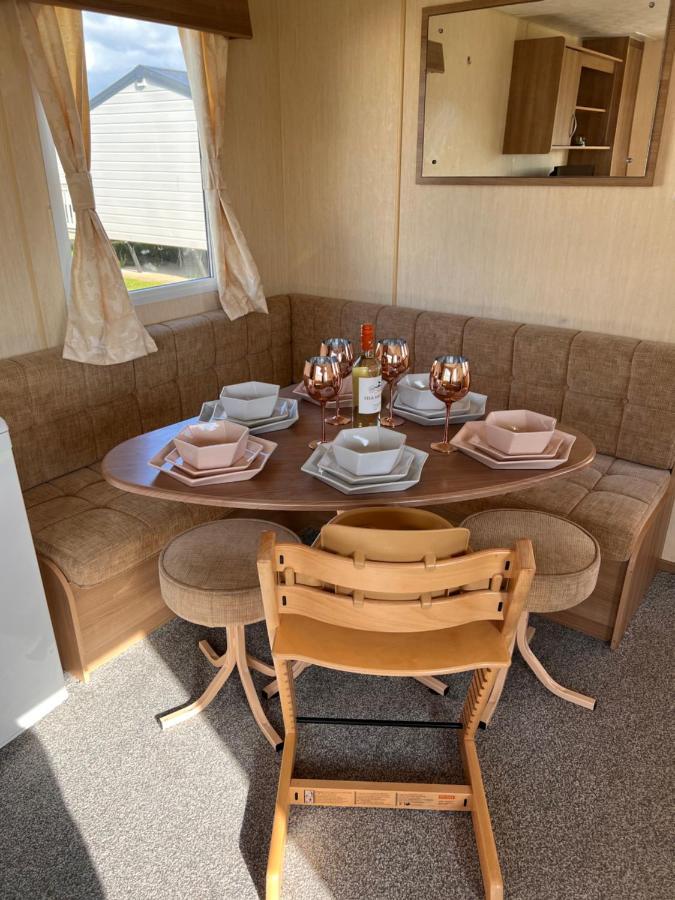 Evans Whitehouse Caravan Towyn Hotel Abergele Exterior photo
